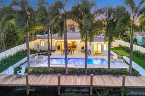 Lakefront Family Fun Home with Private Dock 3BR 2B
